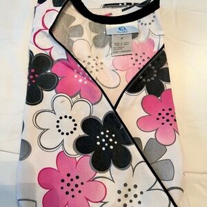 Scrubs‎ Floral Women's Top - Pink, Black, White
